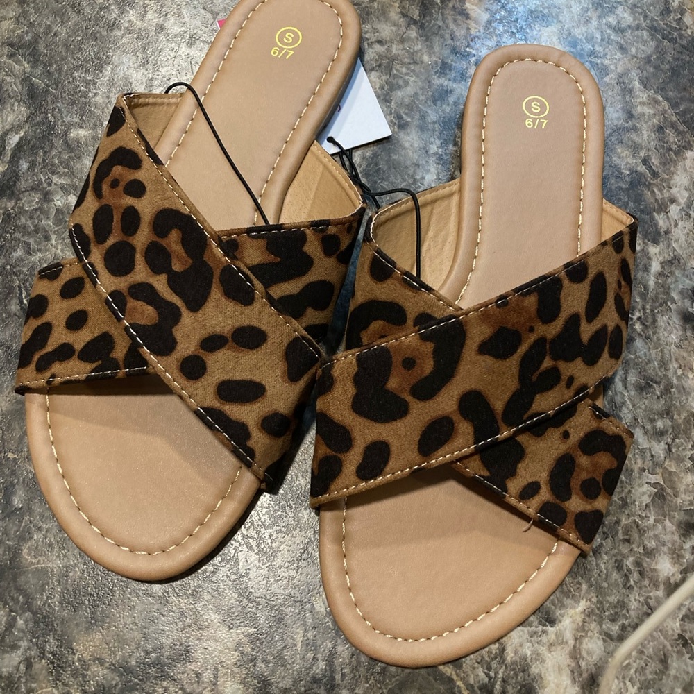 NWT Women's Brown Leopard Print Crossover Slide Sandals